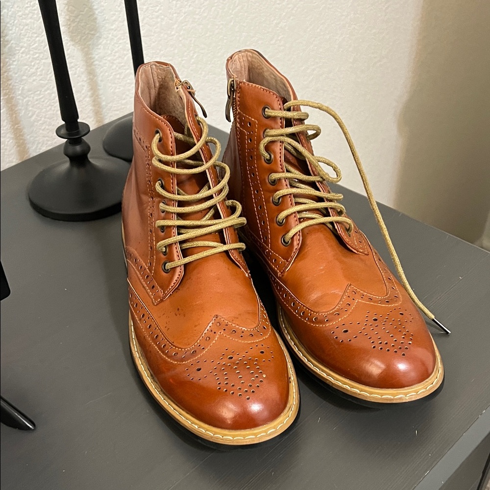 Men's Tan Leather Wingtip Boots